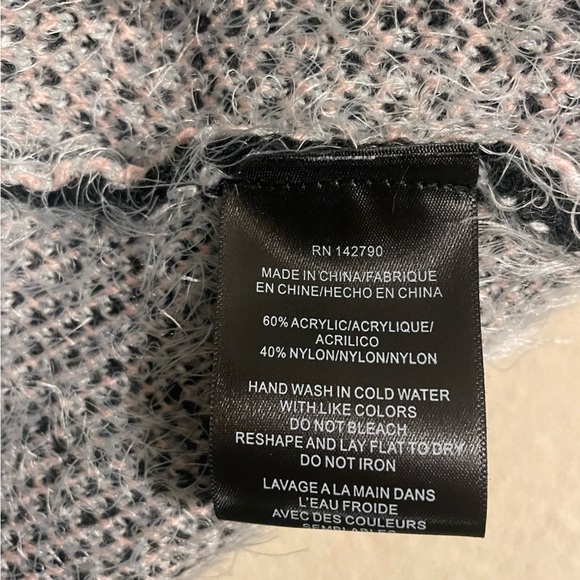 Vertigo Paris Hooded Sweater NWT - Picture 2 of 4